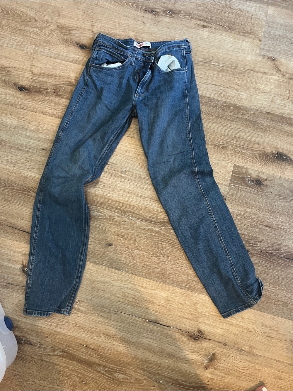 Women’s Wranglers wide legged jeans